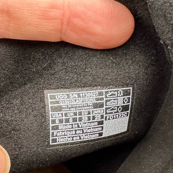 UGG
Josefene Suede Boots Size 8 NWOT - Picture 4 of 6